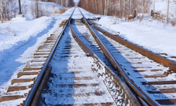 Складні погодні умови зупинили приміські поїзди на Вінниччині та Одещині