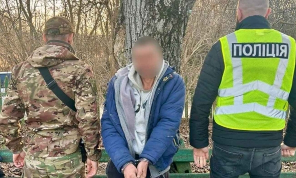 Службовий пес допоміг розшукати вбивцю, який переховувався у вінницьких лісах