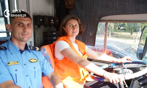 Служила на Куп'янському напрямку, тепер навчається у Вінниці керувати тролейбусом Служила на Куп'янському напрямку, тепер навчається у Вінниці керувати тролейбусом