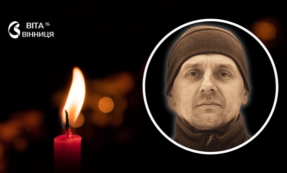 Слюсар, шахтар, захисник Вінниця ховає стрільця-санітара 157-ї бригади, який загинув поблизу Краматорська Слюсар, шахтар, захисник Вінниця ховає стрільця-санітара 157-ї бригади, який загинув поблизу Краматорська