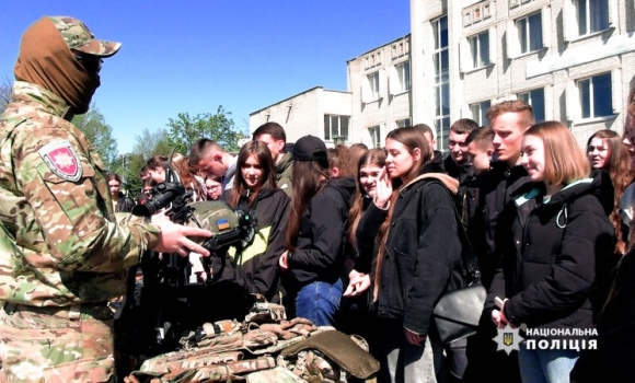 Спецпризначенці у Вінниці поділились досвідом з кадетами