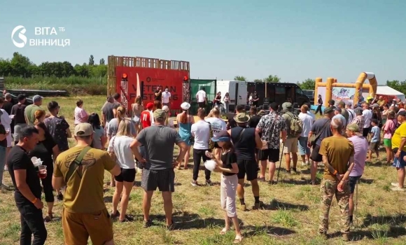 Спорт, лицарські бої та побратимство понад 400 ветеранів зібрав фестиваль на Вінниччині Спорт, лицарські бої та побратимство понад 400 ветеранів зібрав фестиваль на Вінниччині