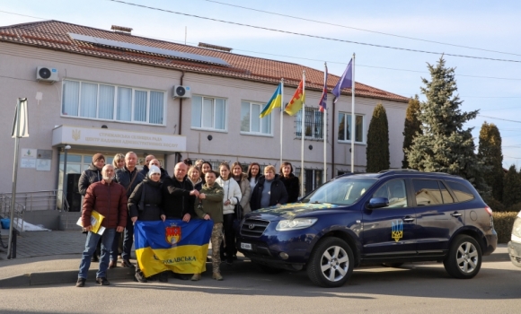 Стрижавська громада передала бійцям на передову автомобіль