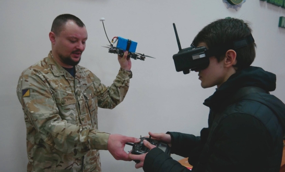 Студентам ще одного вишу Вінниці презентували курс підготовки до національного спротиву