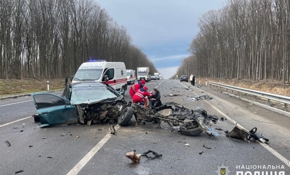 «Субару» під керуванням 74-річного жителя Вінниці потрапило у ДТП на Хмельниччині