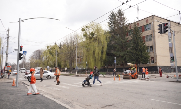 У Вінниці облаштовують освітлення пішохідного переходу на перехресті вул. Янгеля та Ширшова