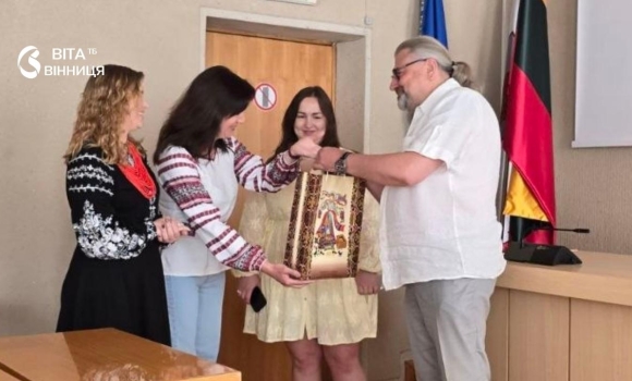 Тракайський замок, батути й оленятко вінницькі діти повернулися з Паневежиса