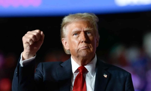 Трамп заявив про відновлення військової допомоги Україні