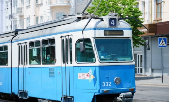 Громадський транспорт у Вінниці перевозить пасажирів з 900 до 2000