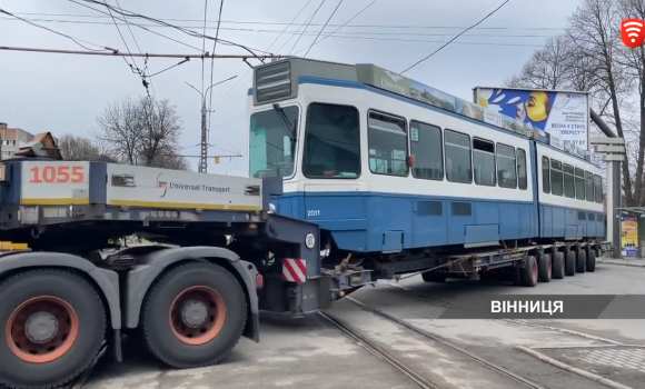 Три трамваї моделі Tram 2000 прибули у Вінницю зі Швейцарії