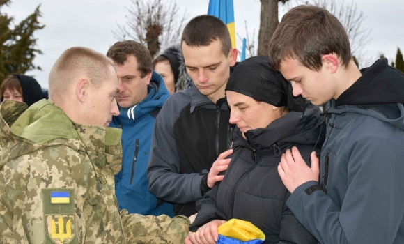 Тростянеччина попрощалася із загиблим захисником Олександром Кукурудзою Тростянеччина попрощалася із загиблим захисником Олександром Кукурудзою