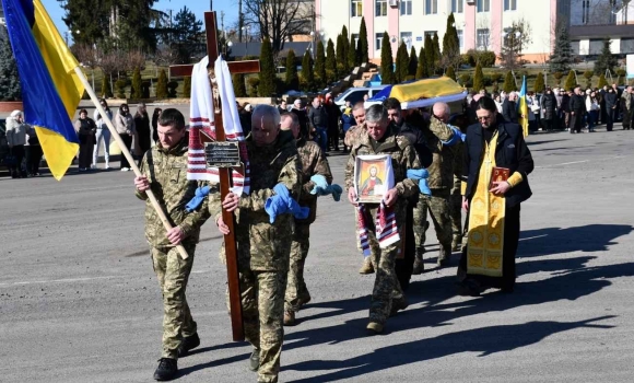 Тростянецька громада прощалась із 42-річним стрільцем-снайпером