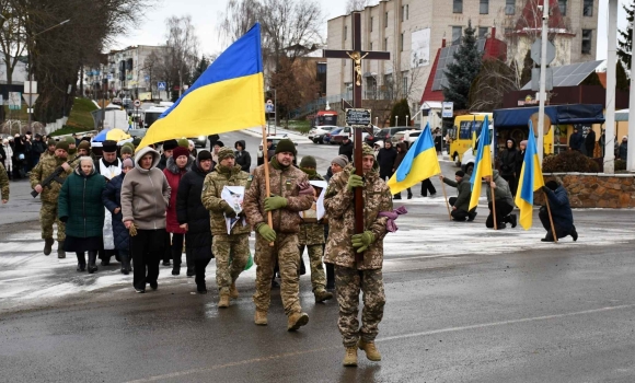 Тростянецька громада прощалась з 38-річним бійцем десантно-штурмової бригади