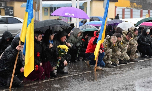 Тростянецька громада прощалась з 39-річним загиблим на фронті старшим солдатом