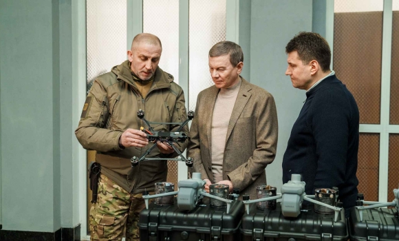 Три військові бригади отримають від вінничан 300 десятидюймових FPV-дронів та 15 Matrice 4Е