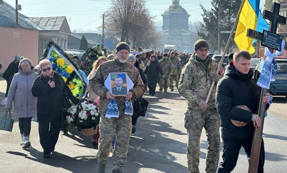 Тульчинська громада попрощалася із загиблим на фронті лейтенантом