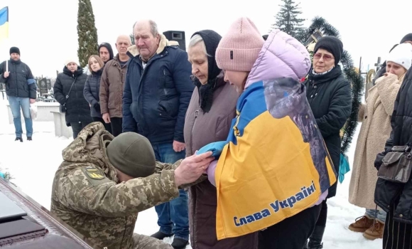 Тульчинці провели в останню путь молодшого сержанта, який загинув від удару БпЛА 