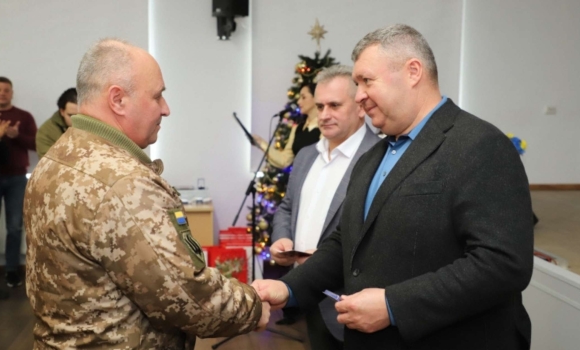 У Барській громаді відзначили воїнів ЗСУ, волонтерів та самоврядців У Барській громаді відзначили воїнів ЗСУ, волонтерів та самоврядців