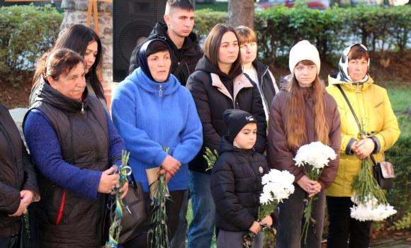 У Барському ліцеї №4 встановили меморіальну дошку на честь Героя-випускника