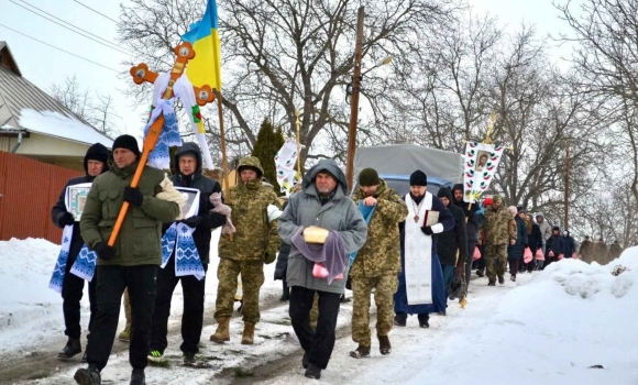 У Бершаді прощались із 50-річним стрільцем аеромобільного підрозділу