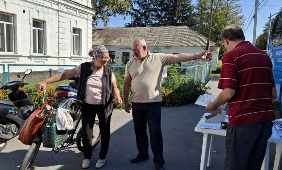 У Брацлав завітала мобільна бригада “вакцинобусу”