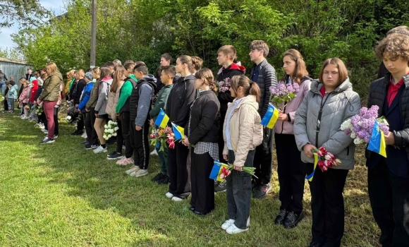 У Брацлавській громаді відкрили Алею Слави на честь загиблих воїнів