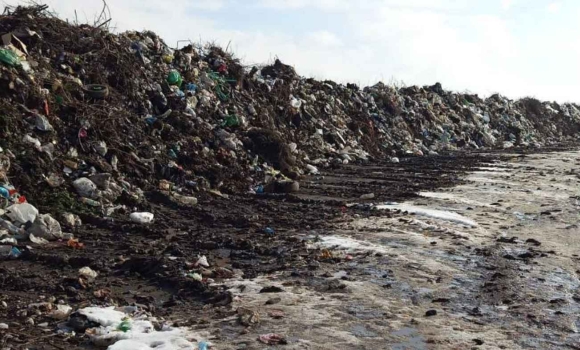 У Дашівській громаді впорядковують місцеве сміттєзвалище