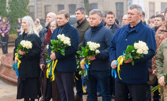 У День Гідності та Свободи вінничани вшанували пам’ять полеглих Героїв Небесної Сотні