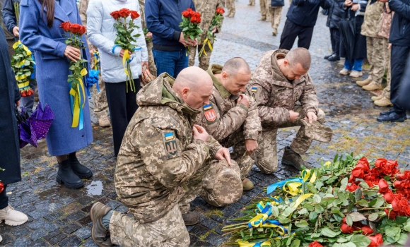 У День захисників і захисниць України вінничани вшанували пам’ять полеглих воїнів