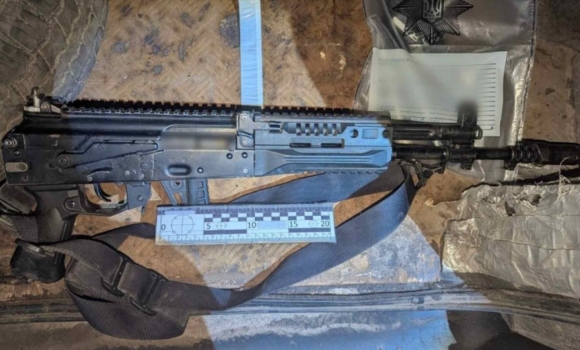 У домашнього насильника з Вінницького району вилучили автоматичну зброю та боєприпаси У домашнього насильника з Вінницького району вилучили автоматичну зброю та боєприпаси
