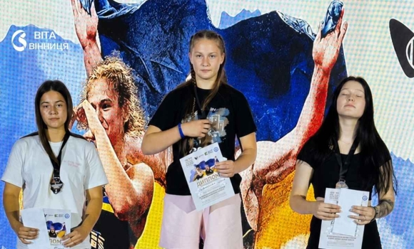 У фіналі проти чемпіонки світу вінничанка виборола срібну нагороду в Івано-Франківську У фіналі проти чемпіонки світу вінничанка виборола срібну нагороду в Івано-Франківську