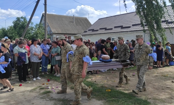 У Гайсинському районі прощались із земляком - отримав смертельне поранення на фронті