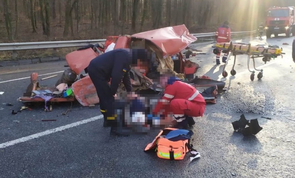 У Гайсинському районі водій "ВАЗу" влетів у DAF - двоє людей загинули