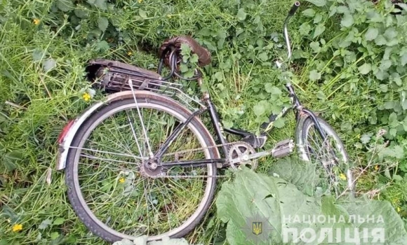 У Гнівані чоловік поцупив велосипед, який хазяйка залишила біля магазину