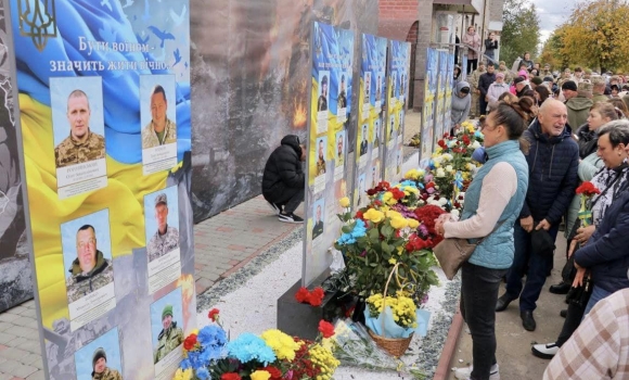 У Гніванській громаді відкрили алею в пам’ять про полеглих Героїв