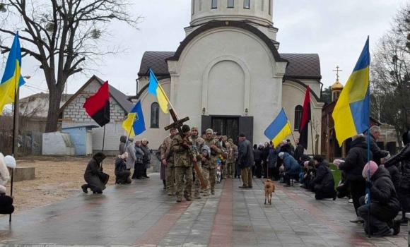 У Гайсині громада прощалась з офіцером відділення обробки радіолокаційної інформації У Гайсині громада прощалась з офіцером відділення обробки радіолокаційної інформації