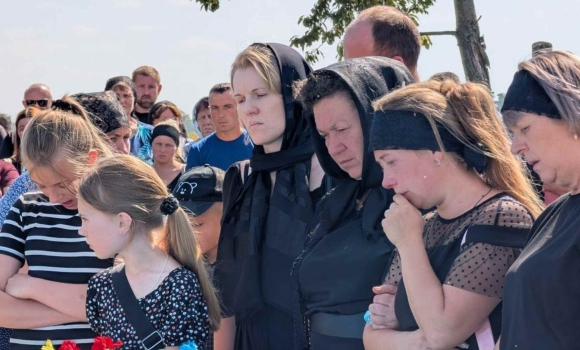 У Гайсинській громаді прощались із воїном, якого раніше поховали у Дніпрі як невідомого Героя