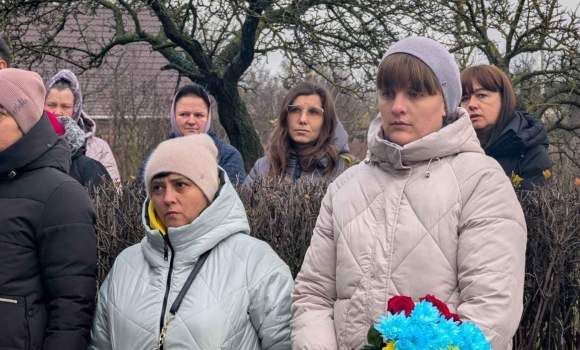 У Гайсинському районі відкрили ще одну меморіальну дошку на честь загиблого воїна