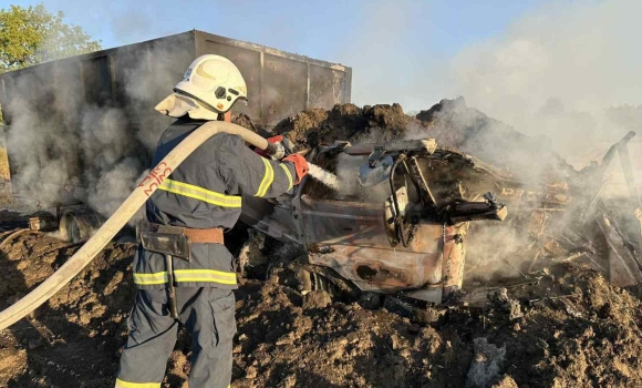 У Гайсинському районі вогонь охопив вантажівку, згоріло зерно