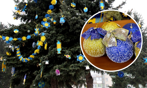 У Калинівці діти власноруч виготовили іграшки, аби прикрасити ялинки у місті