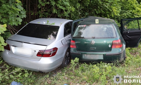 У Калинівці зіткнулись два автомобілі - загинув водій та пасажир
