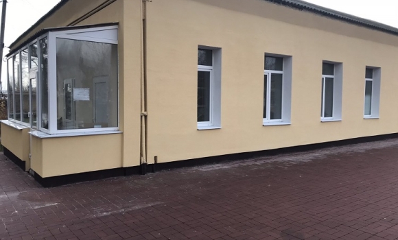 У Калинівській районній лікарні утеплили фасад інфекційного відділення