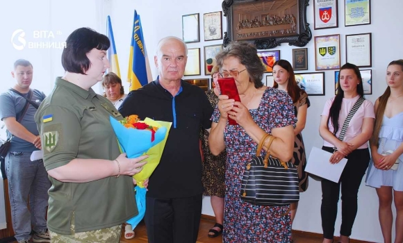 У Калинівській громаді родинам шістьох загиблих захисників вручили державні нагороди