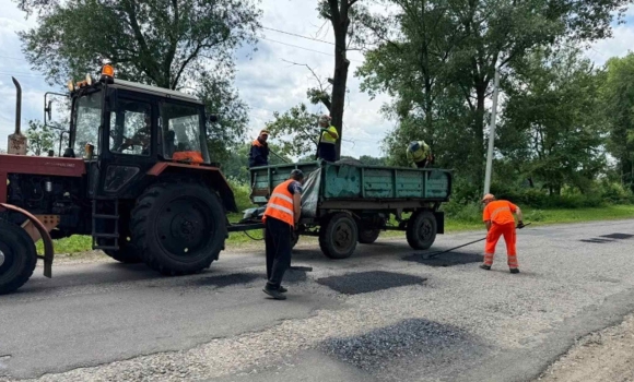 У Калинівській громаді триває ремонт доріг