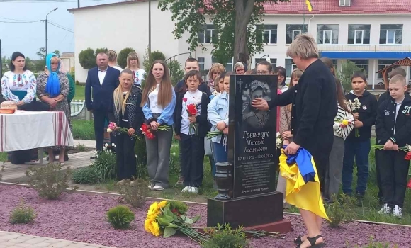 У Калинівській громаді вшанували пам’ять двох захисників, які віддали життя за волю України