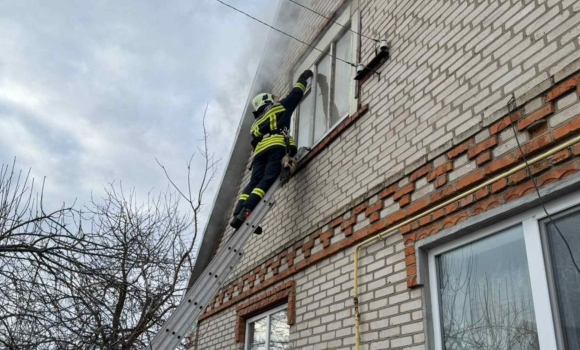 У Калинівській громаді згоріла покрівля будинку, тонна сіна й пів тонни соломи