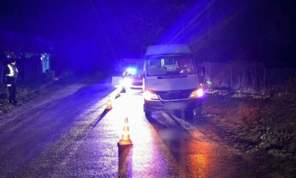 У Калинівці водій збив 64-річного пішохода, який рухався узбіччям дороги