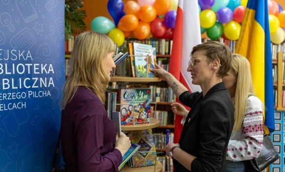 У Кельце — польському місті-побратимі Вінниці — відкрили першу «Українську книжкову поличку»