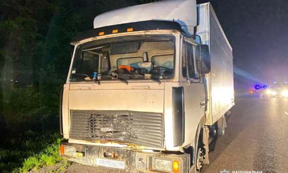 У Хмільницькому районі водій вантажівки збив на смерть жінку