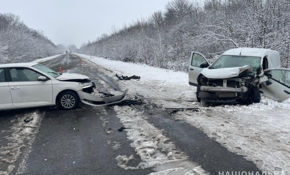 У Хмільницькому районі у ДТП загинув водій автомобіля Renault